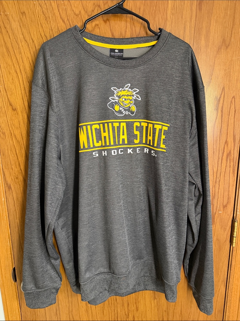 Colosseum Men's Wichita State Shockers Crewneck Sweatshirt - Dark Heather Gray